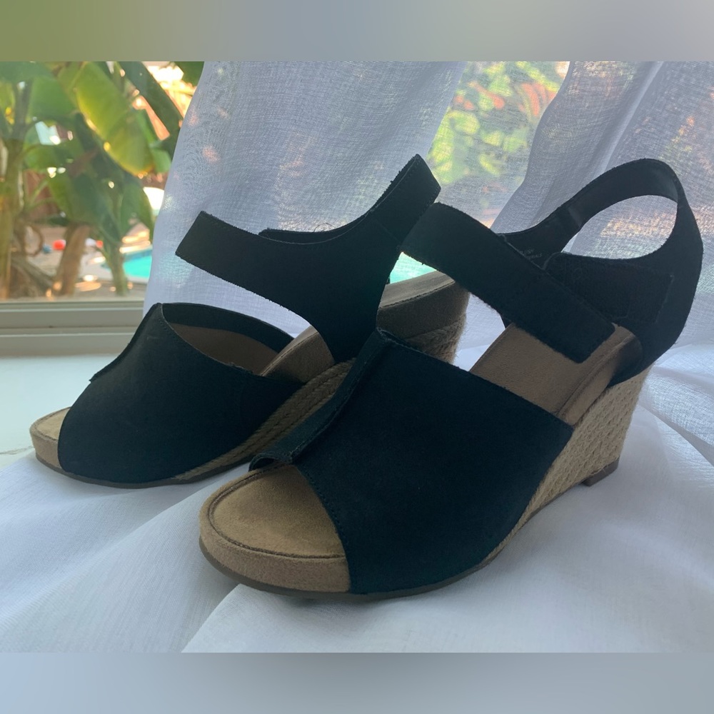 Sandals  size 8